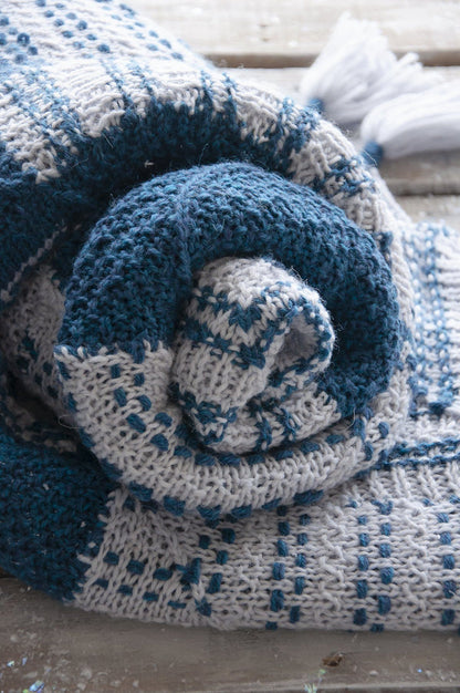 Cardamom and Clove Cover Pattern Universal Yarn