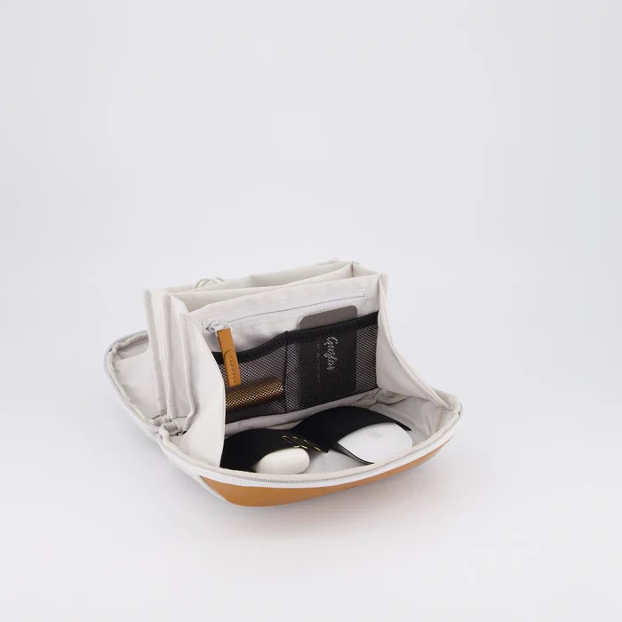 Echo Tech Pouch interior – cable management for remote work