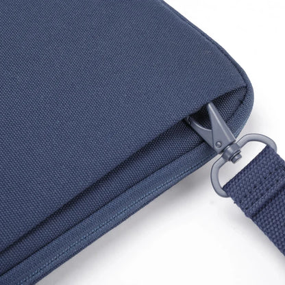 Flow laptop sleeve – lifestyle shot for remote workers