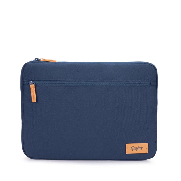 Flow laptop sleeve – lifestyle shot in home office