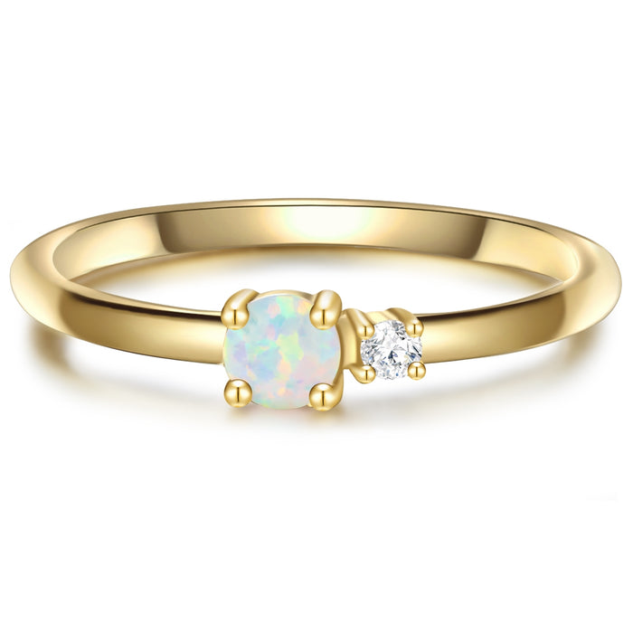 Goldener Ring mit Steinen