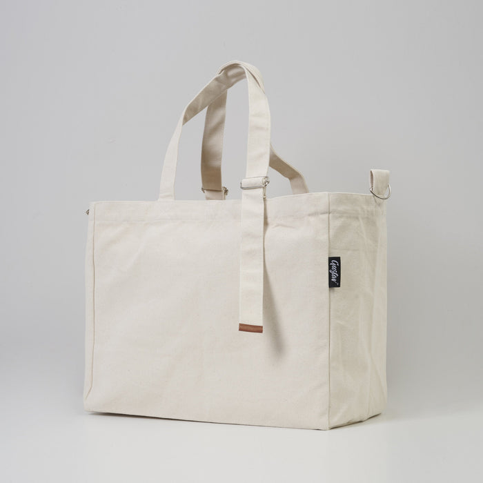 Gustav Tote Bag in natural cotton – front view on white background