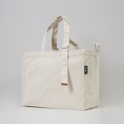 Gustav Tote Bag in natural cotton – front view on white background