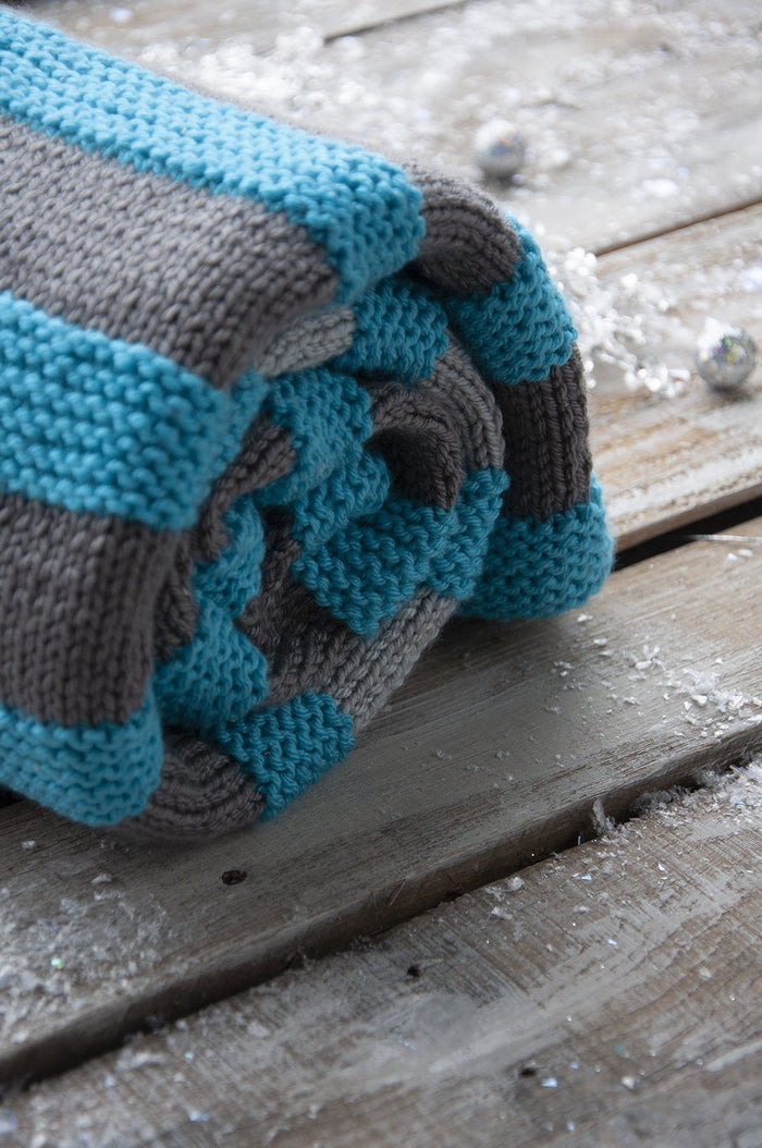 Illusion Throw Pattern Universal Yarn