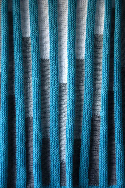 Illusion Throw Pattern Universal Yarn