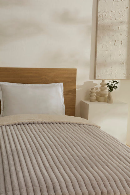 Karaca Stripe Sherpa, Couverture, 150x200cm, Gris