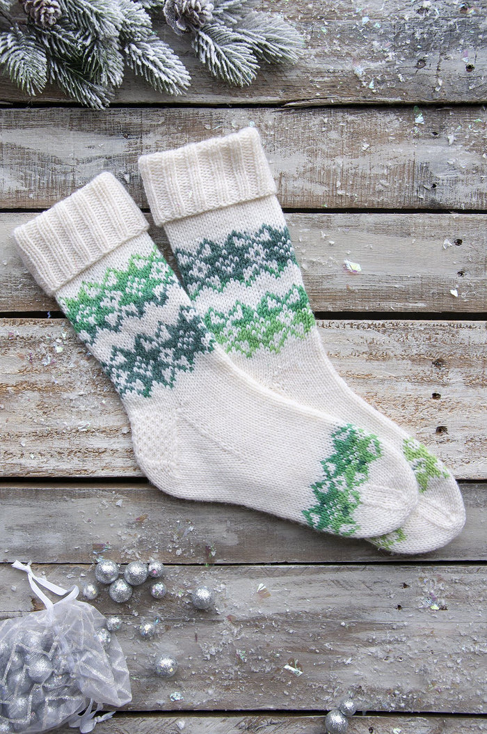 Mistletoes Pattern Universal Yarn