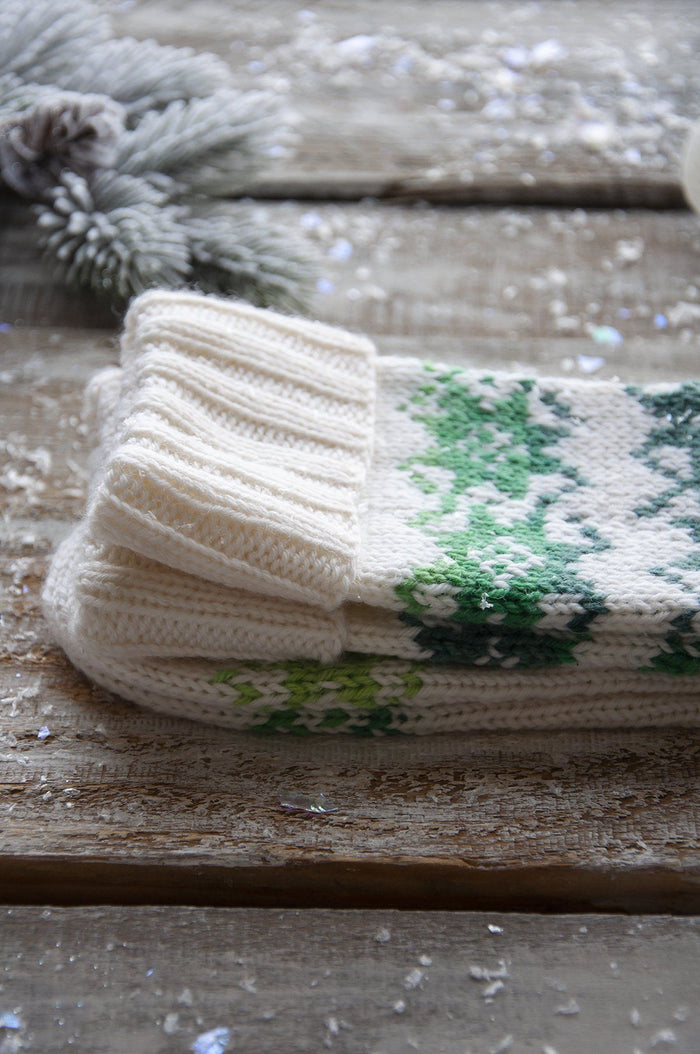 Mistletoes Pattern Universal Yarn