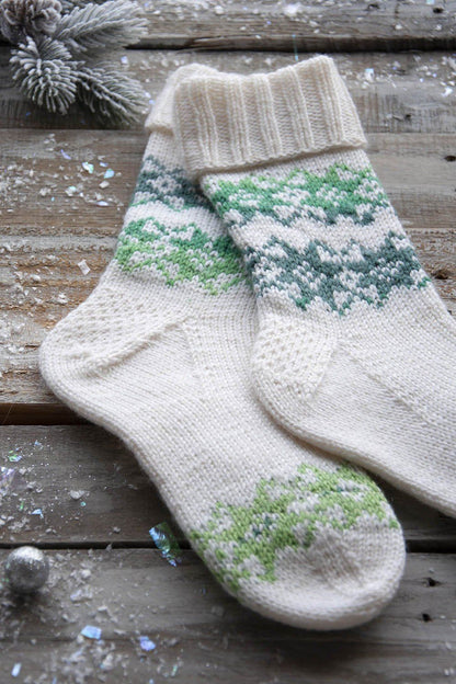 Mistletoes Pattern Universal Yarn
