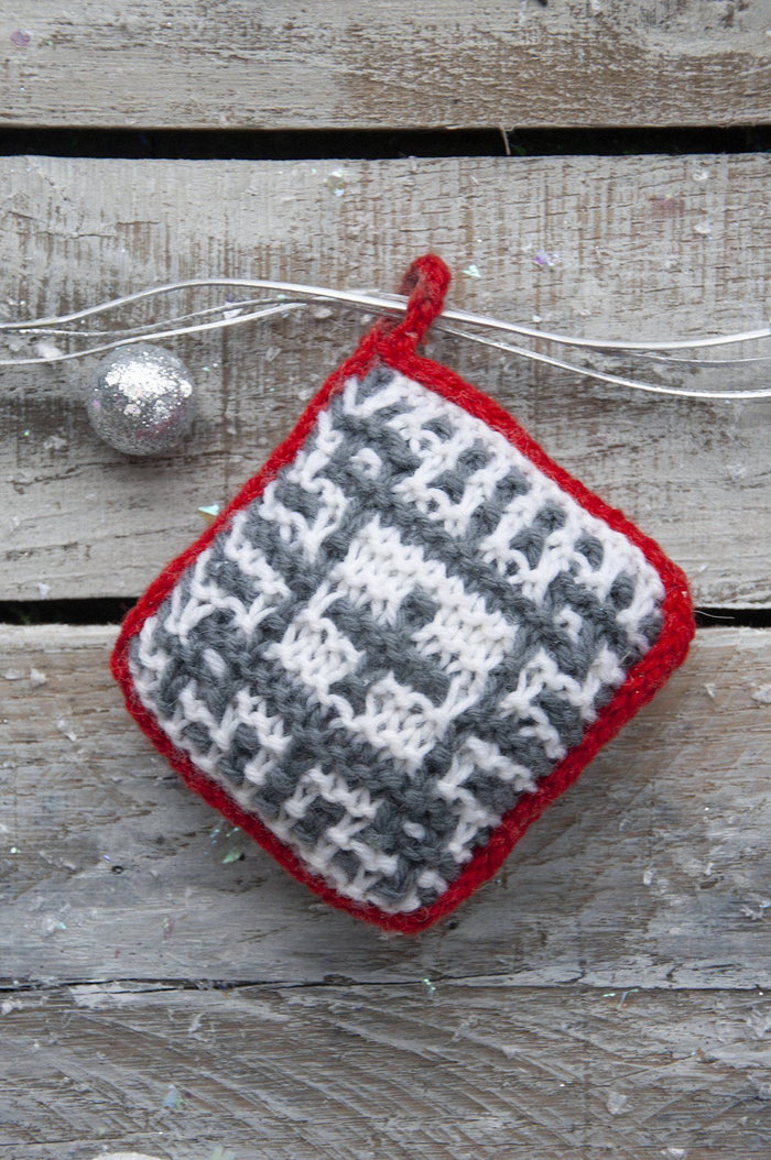 Mosaic Ornaments Pattern Universal Yarn