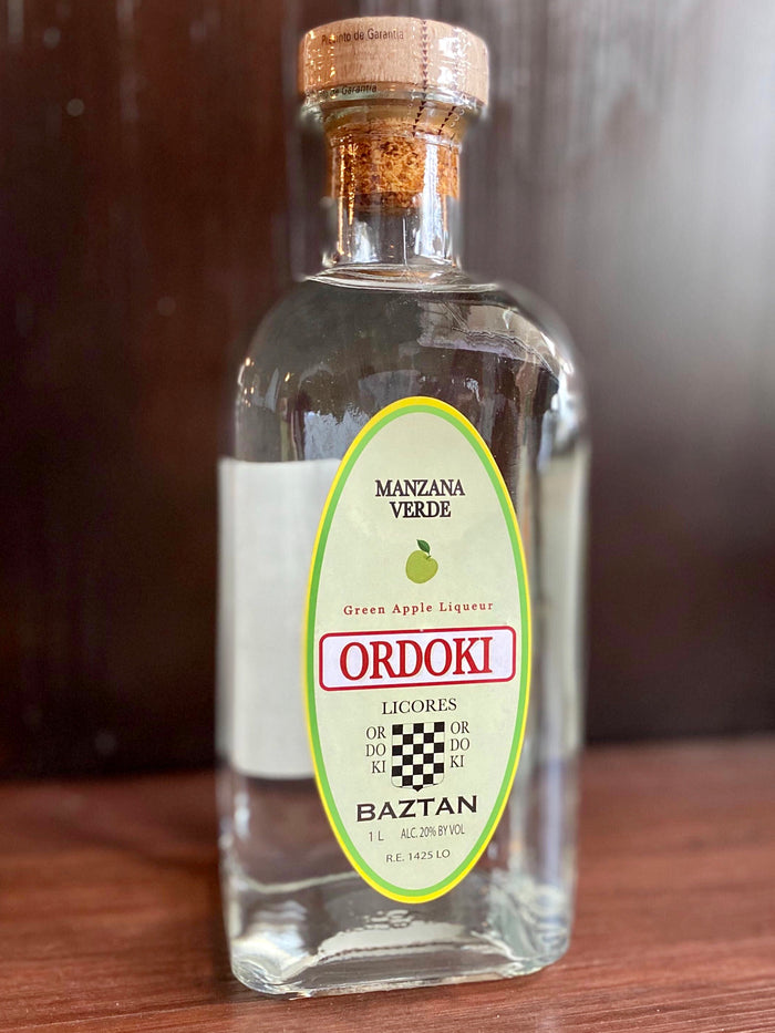 Ordoki Manzana Verde [Green Apple Liquor]