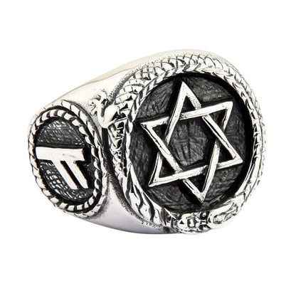 A front view of the ring, showing the Star of David centerpiece surrounded by an Ouroboros dragon.